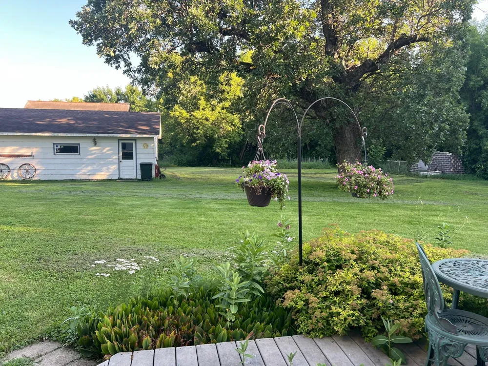 6565 165th Avenue NW New London, MN 56273