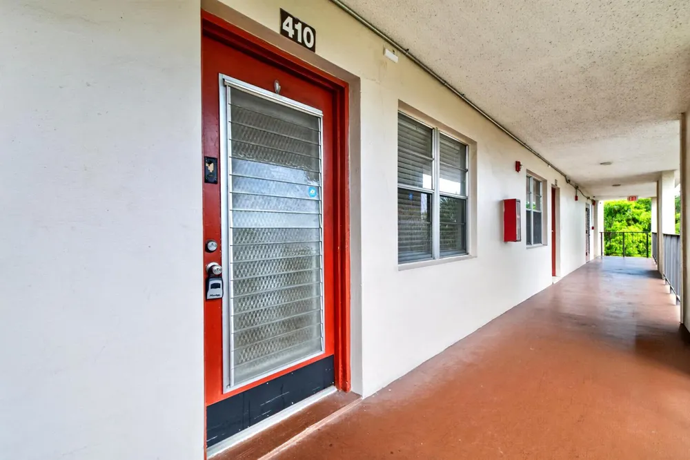 2600 NW 49th Avenue #410 Lauderdale Lakes, FL 33313
