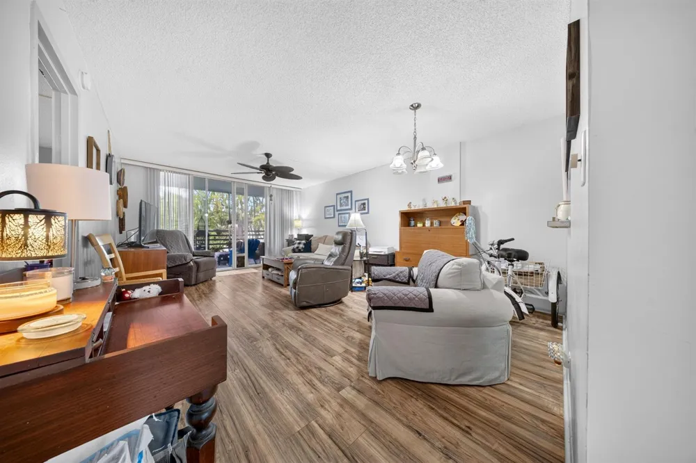 2600 NW 49th Avenue #410 Lauderdale Lakes, FL 33313