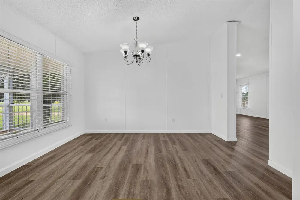 1955 Lauren Lane Sealy, TX 77474