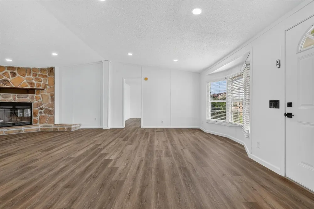 1955 Lauren Lane Sealy, TX 77474