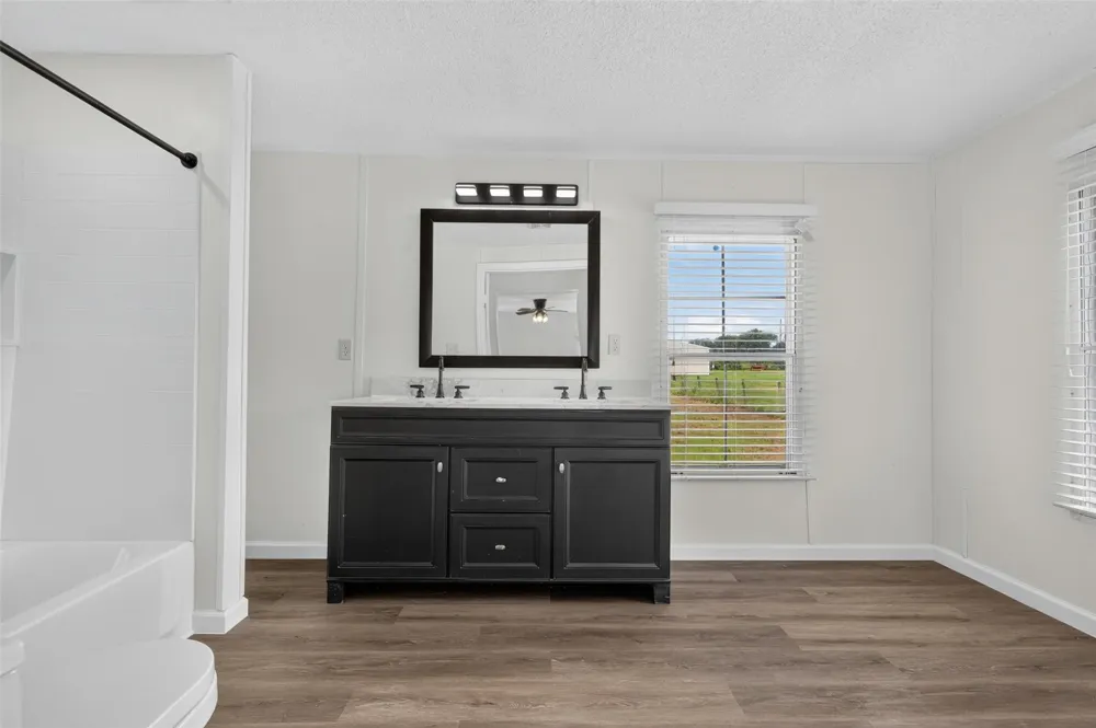 1955 Lauren Lane Sealy, TX 77474