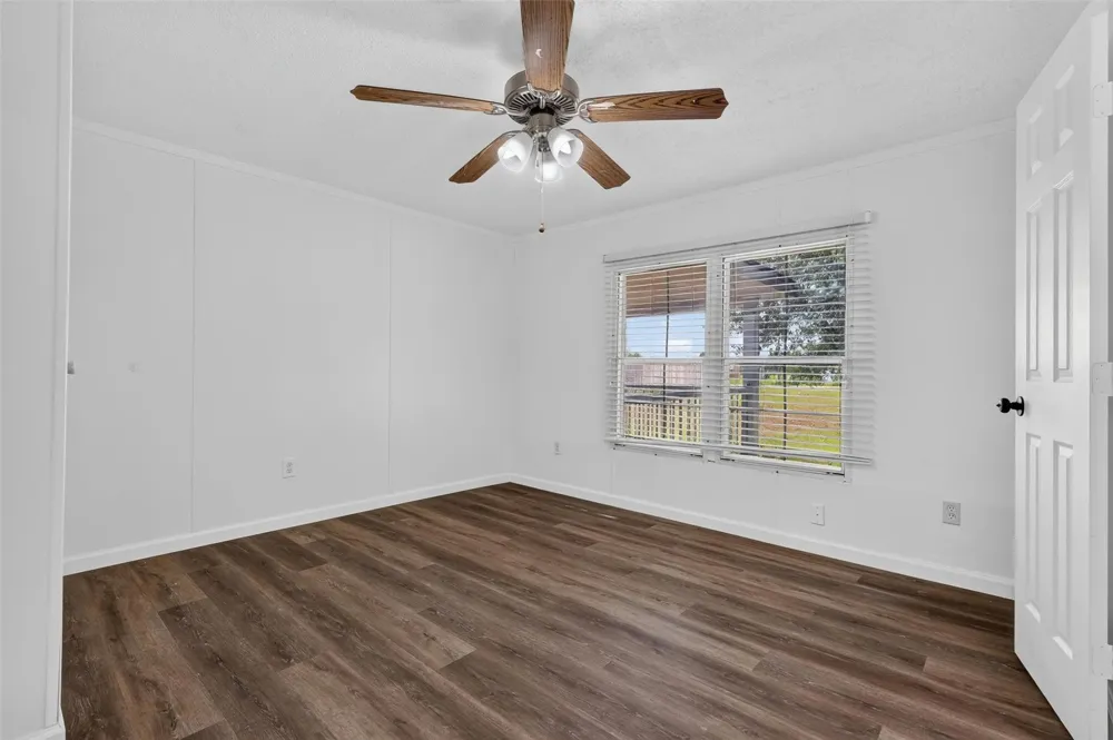 1955 Lauren Lane Sealy, TX 77474