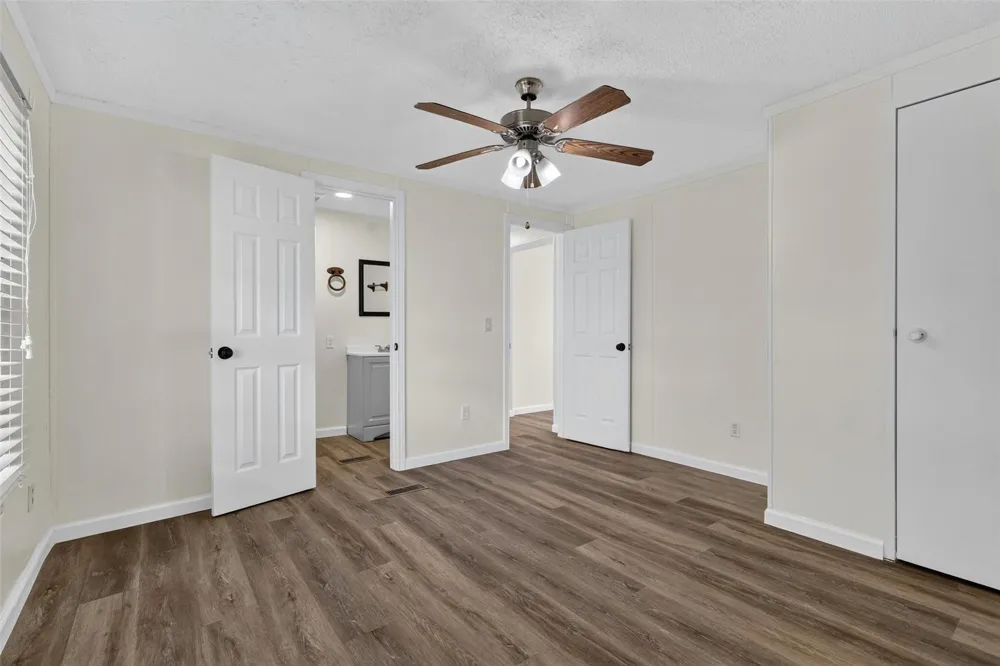 1955 Lauren Lane Sealy, TX 77474
