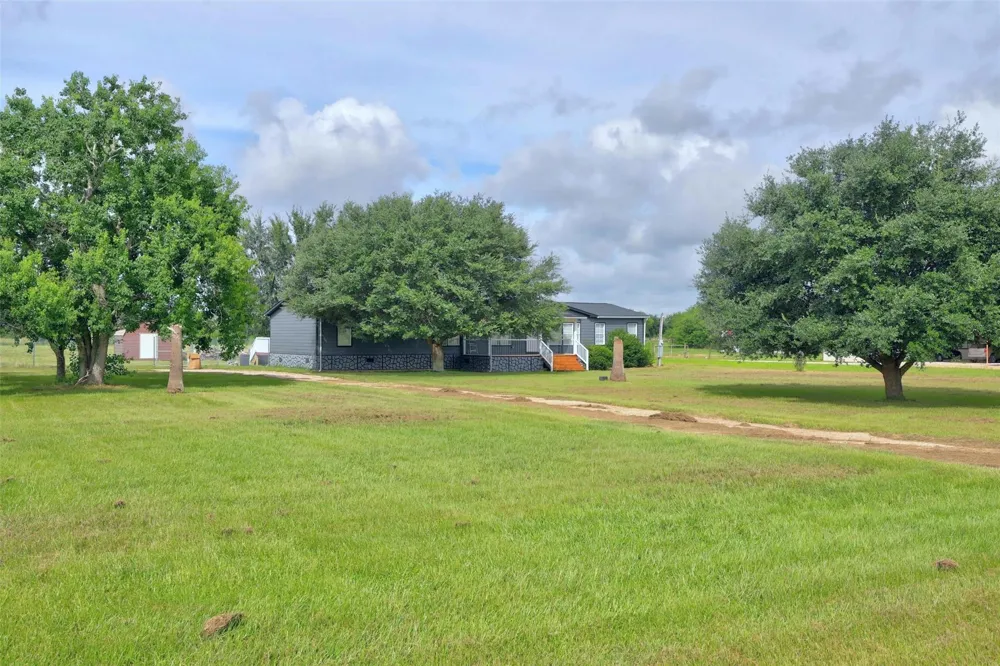 1955 Lauren Lane Sealy, TX 77474