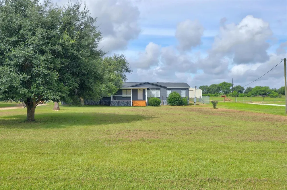 1955 Lauren Lane Sealy, TX 77474