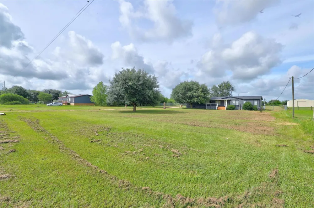 1955 Lauren Lane Sealy, TX 77474