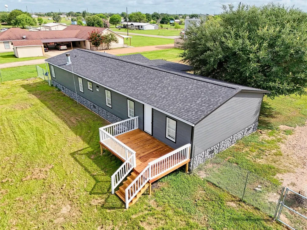 1955 Lauren Lane Sealy, TX 77474