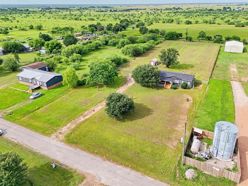 1955 Lauren Lane Sealy, TX 77474