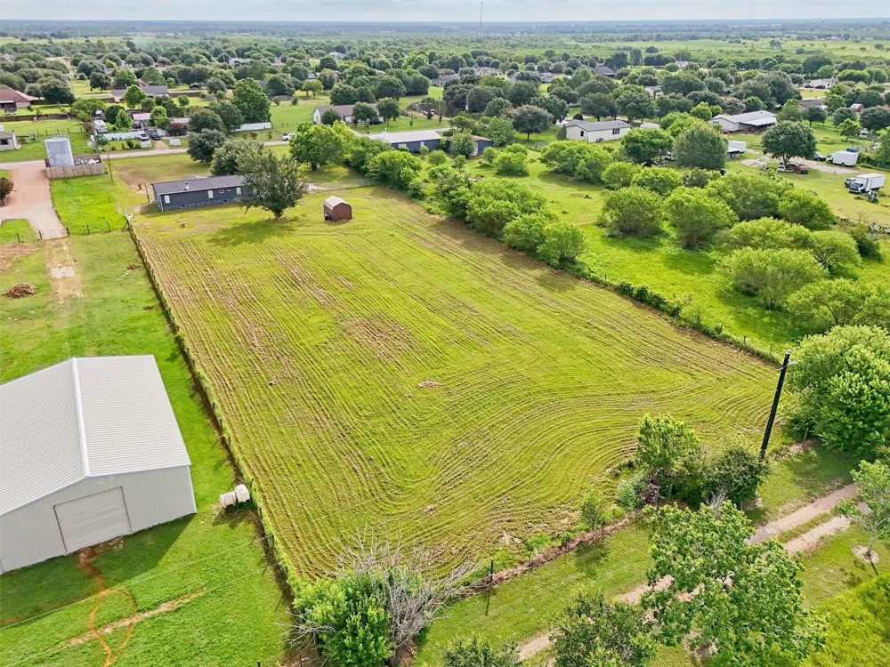 1955 Lauren Lane Sealy, TX 77474