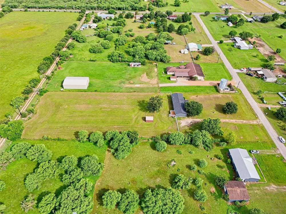 1955 Lauren Lane Sealy, TX 77474