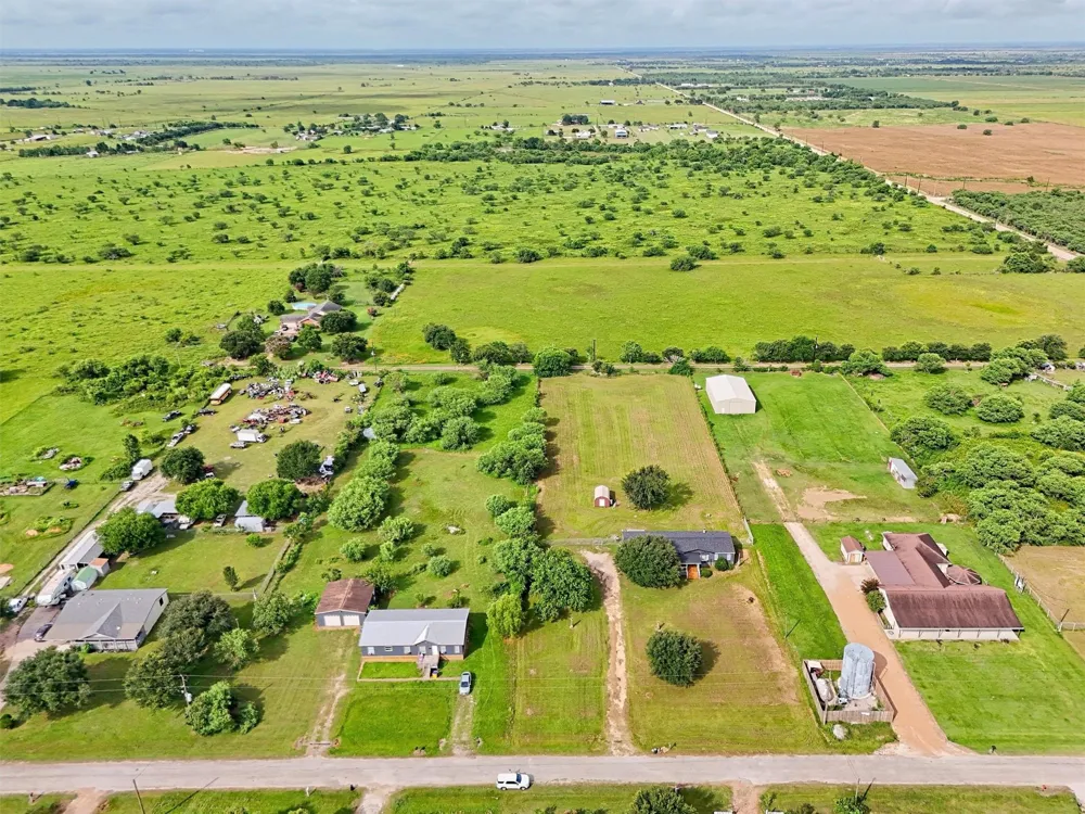 1955 Lauren Lane Sealy, TX 77474