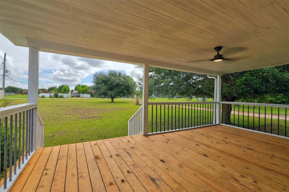 1955 Lauren Lane Sealy, TX 77474