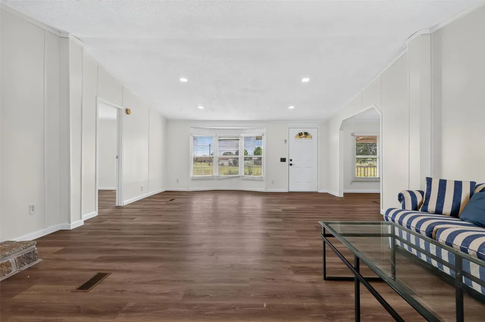 1955 Lauren Lane Sealy, TX 77474