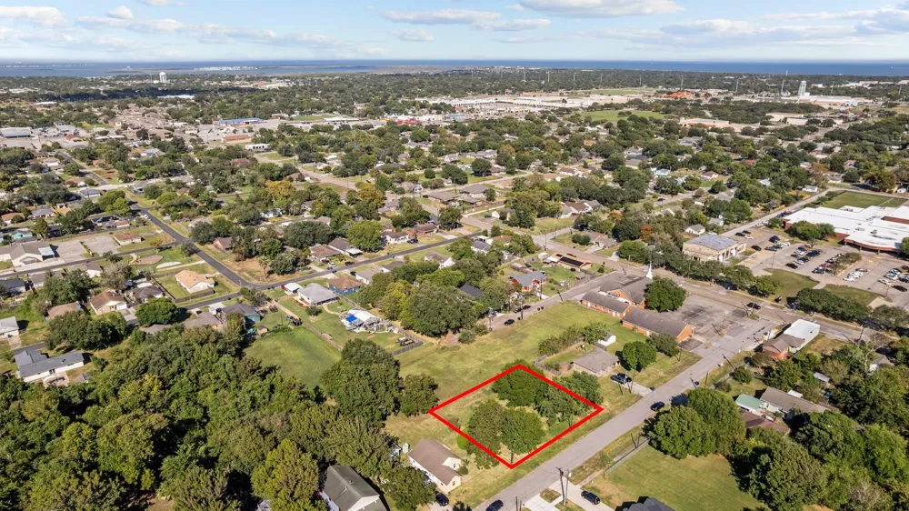 2522 3rd Avenue Texas City, TX 77590