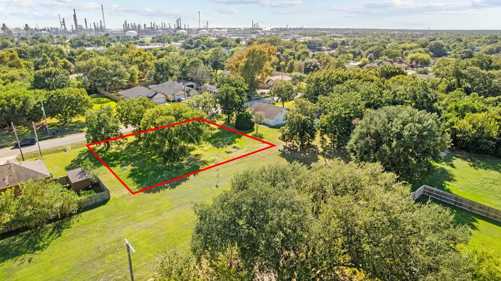 2522 3rd Avenue Texas City, TX 77590