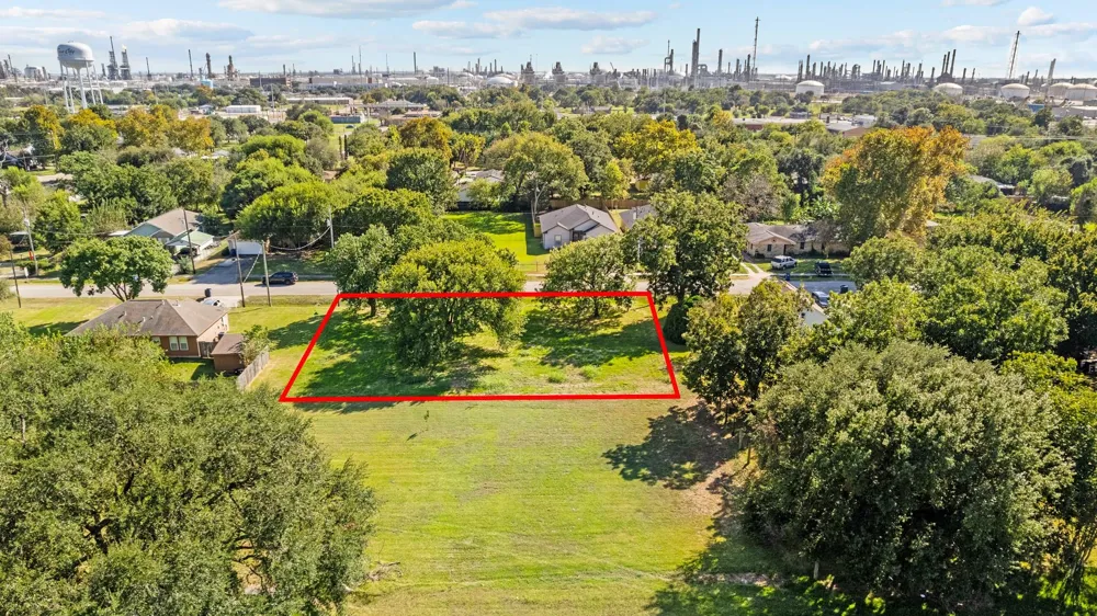 2522 3rd Avenue Texas City, TX 77590