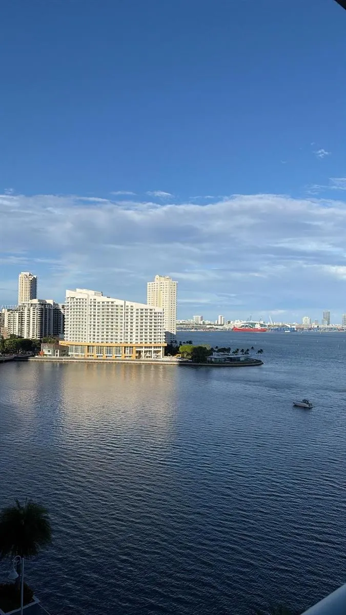 1155 Brickell Bay Dr #1408 Miami, FL 33131
