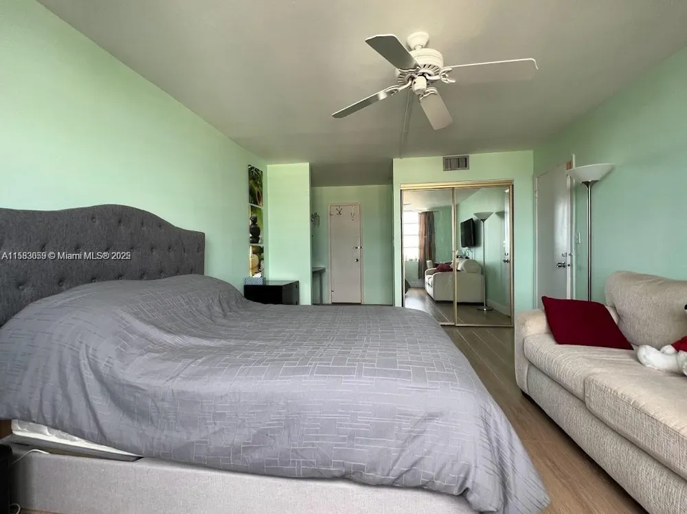 2780 NE 183rd St #1701 Aventura, FL 33160