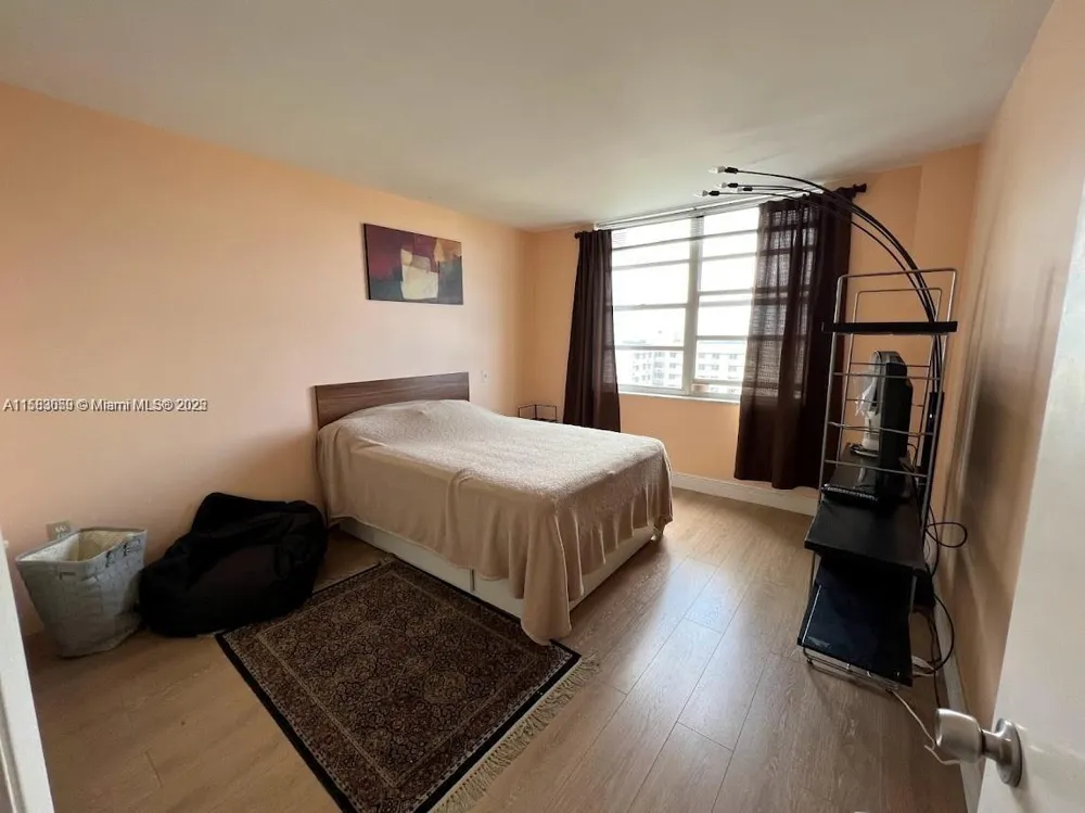 2780 NE 183rd St #1701 Aventura, FL 33160