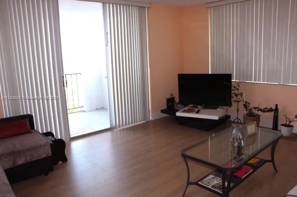 2780 NE 183rd St #1701 Aventura, FL 33160
