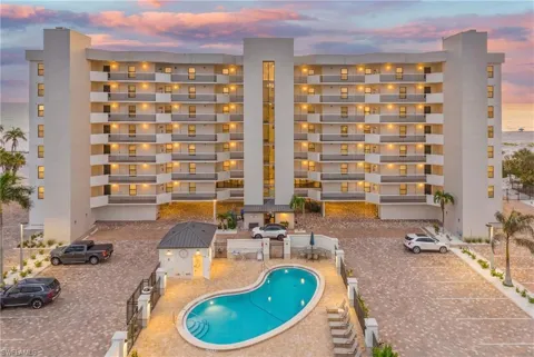 7650 Estero Boulevard #804