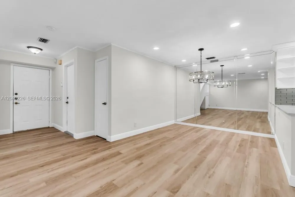 3454 Laurel Oaks Ln Hollywood, FL 33021