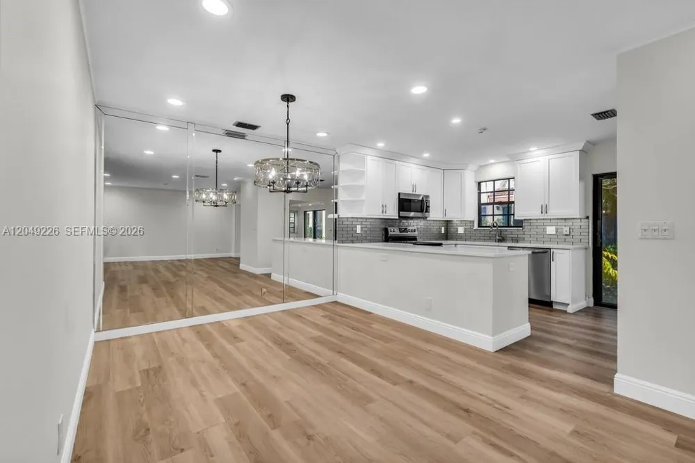 3454 Laurel Oaks Ln Hollywood, FL 33021