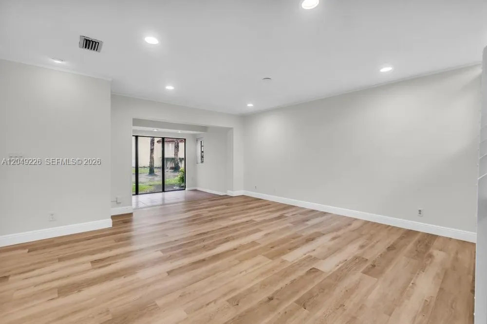 3454 Laurel Oaks Ln Hollywood, FL 33021