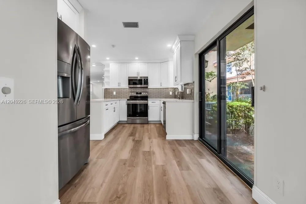 3454 Laurel Oaks Ln Hollywood, FL 33021