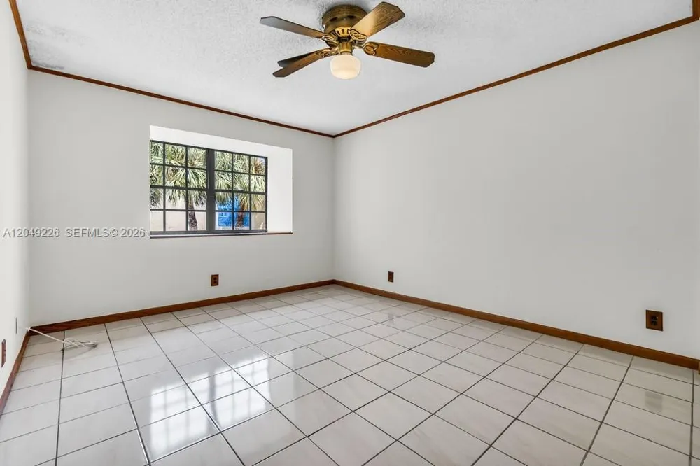 3454 Laurel Oaks Ln Hollywood, FL 33021