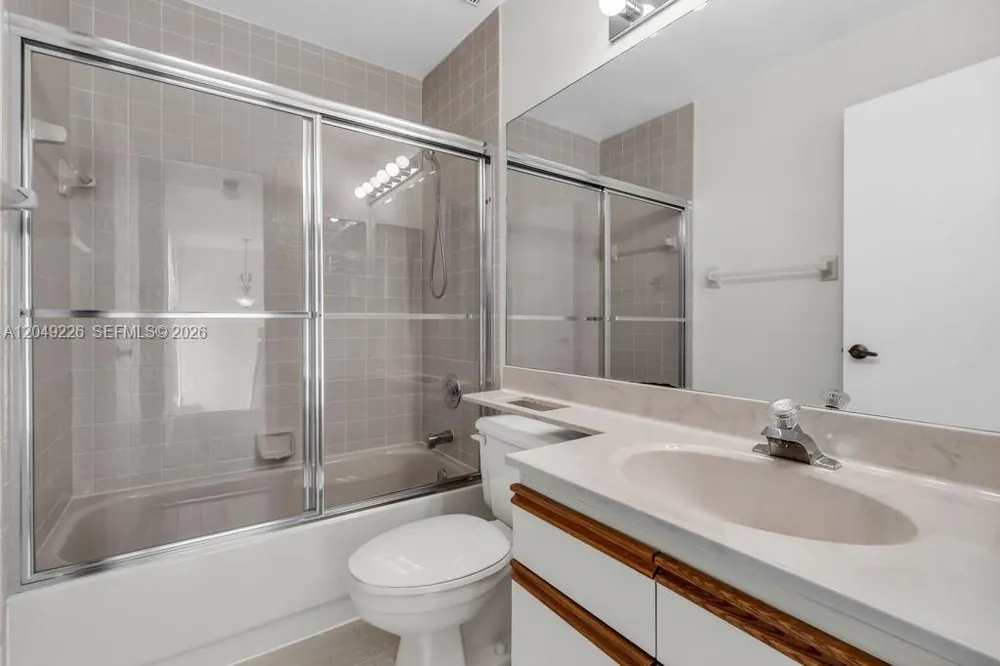 3454 Laurel Oaks Ln Hollywood, FL 33021