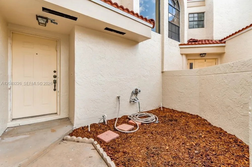 3454 Laurel Oaks Ln Hollywood, FL 33021