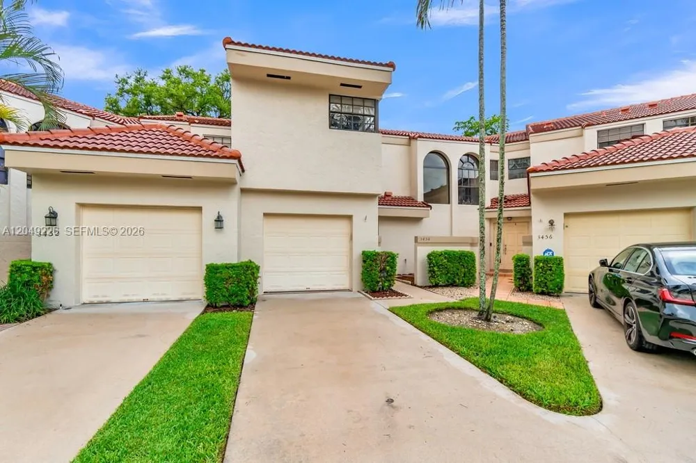 3454 Laurel Oaks Ln Hollywood, FL 33021