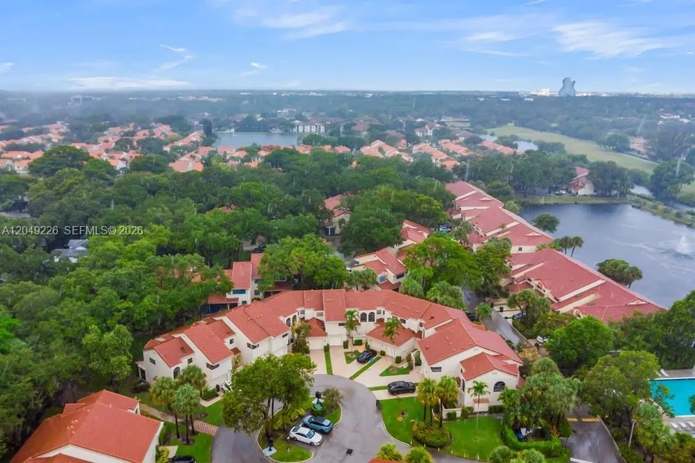 3454 Laurel Oaks Ln Hollywood, FL 33021