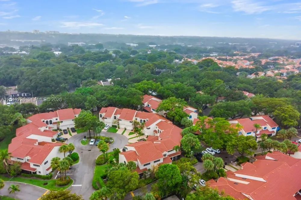 3454 Laurel Oaks Ln Hollywood, FL 33021