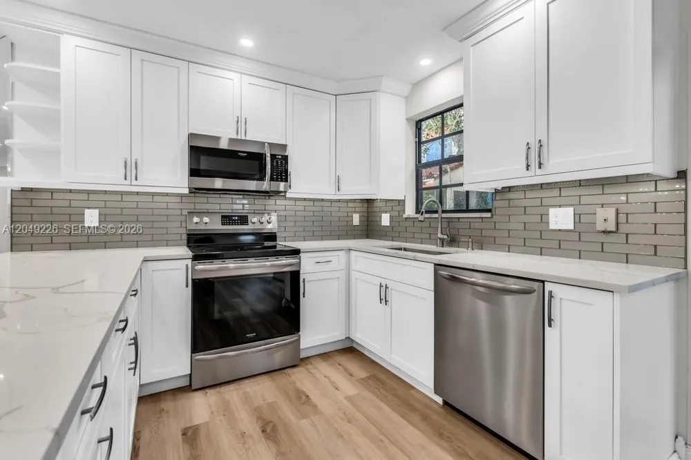 3454 Laurel Oaks Ln Hollywood, FL 33021
