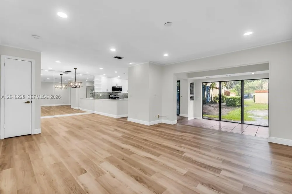 3454 Laurel Oaks Ln Hollywood, FL 33021