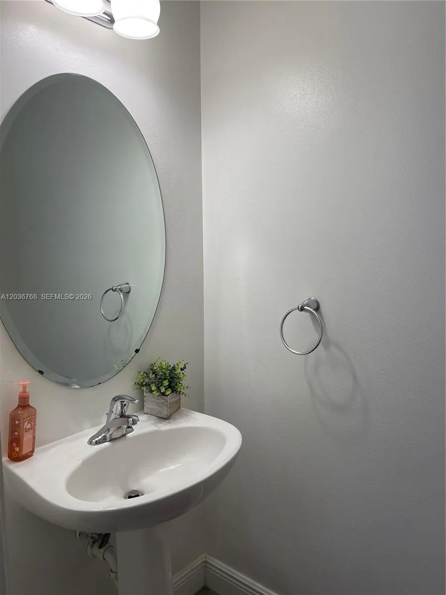2432 SW 99th Way Miramar, FL 33025