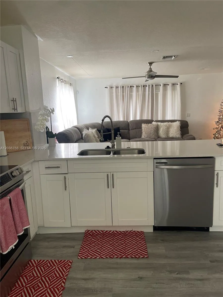 2432 SW 99th Way Miramar, FL 33025