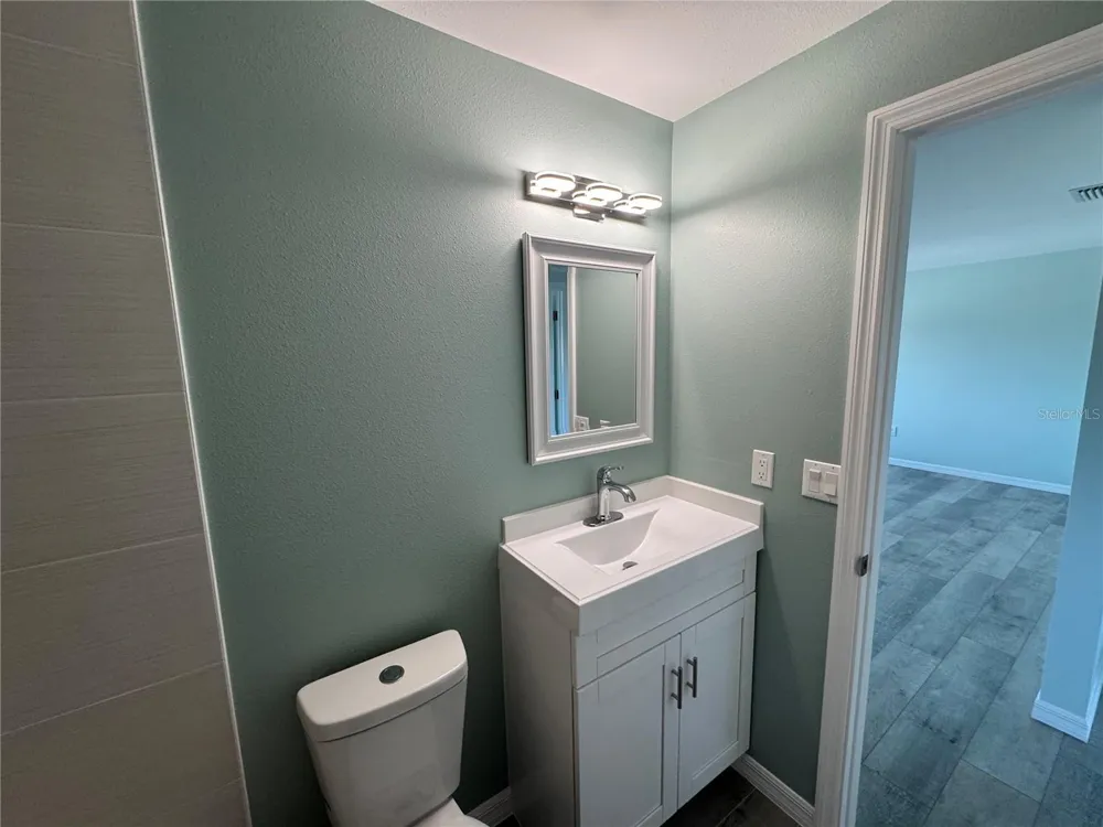 1258 BARBARA DRIVE #202 Venice, FL 34285