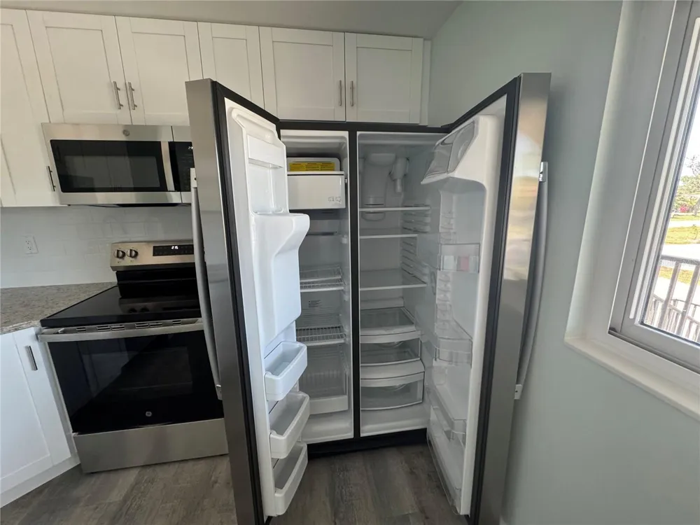 1258 BARBARA DRIVE #202 Venice, FL 34285
