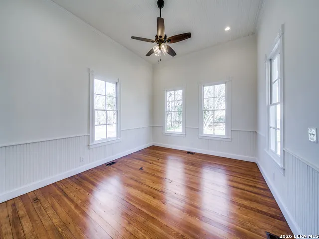824 5A-2 High Street Comfort, TX 78624