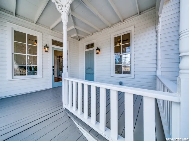 824 5A-2 High Street Comfort, TX 78624