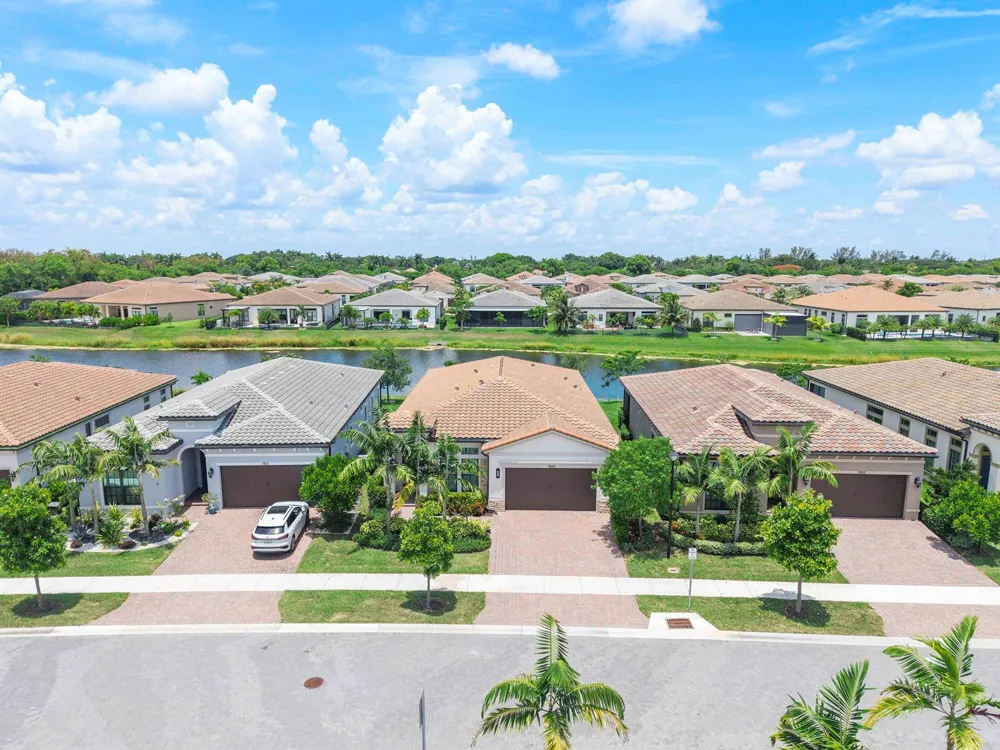7885 Ironwood Way Parkland, FL 33067