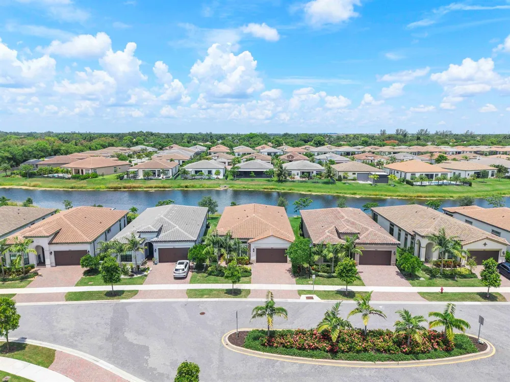 7885 Ironwood Way Parkland, FL 33067