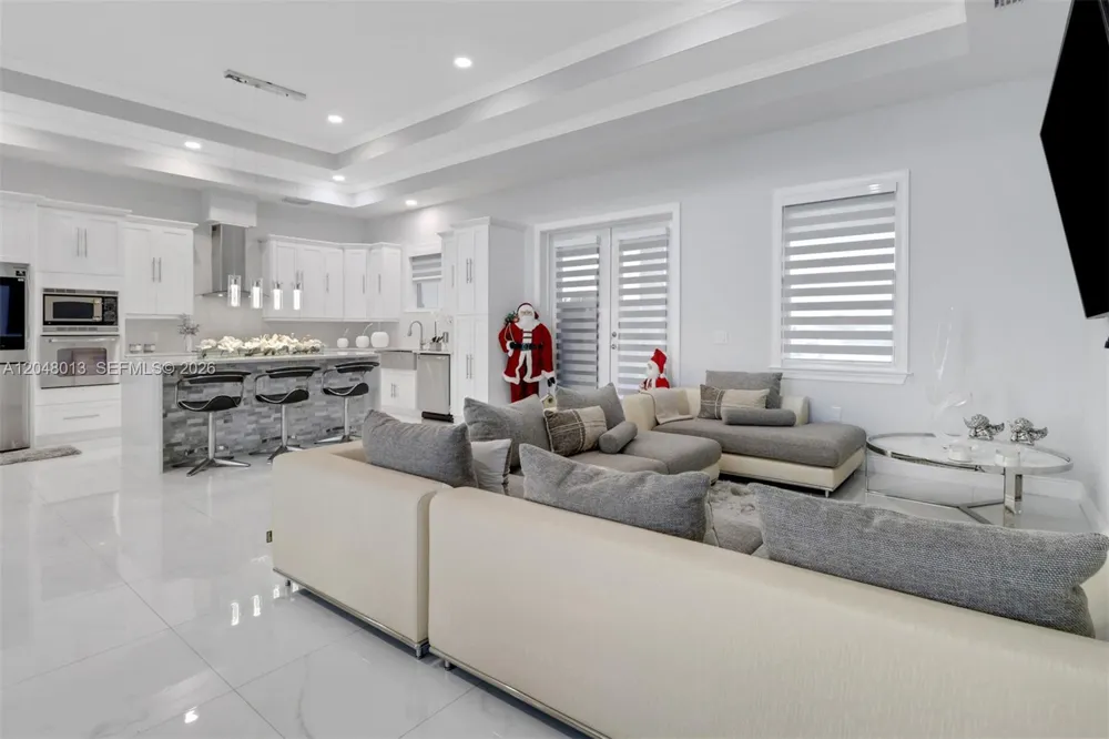 2394 45th Avenue NE Naples, FL 34120