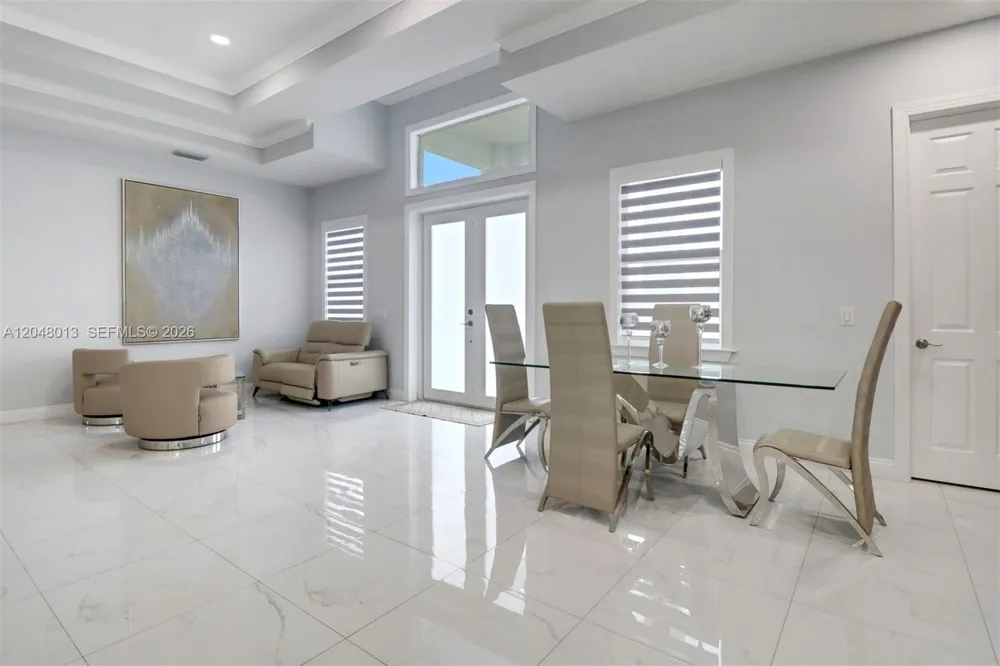2394 45th Avenue NE Naples, FL 34120