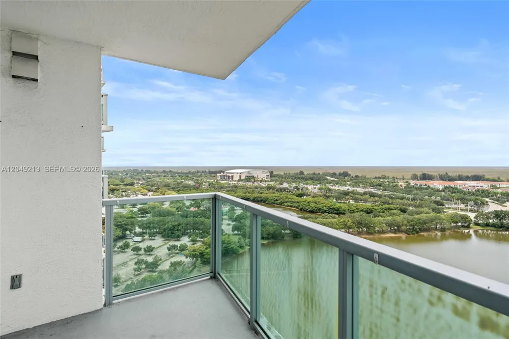 2681 Flamingo Rd #2205S Sunrise, FL 33323