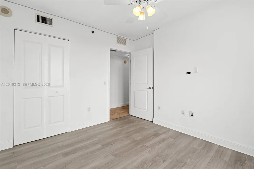 2681 Flamingo Rd #2205S Sunrise, FL 33323